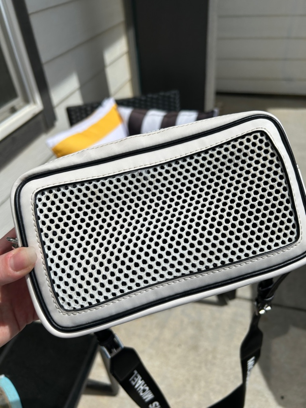 Danica Mesh Crossbody - Picture 4 of 12